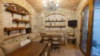 Moonlight Serenade Hotels in Korce