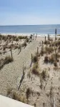 Ocean Crest Motel - Beach