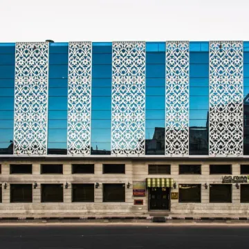 Leisure Inn Grand Chanakya Отели рядом с достопримечательностью «Музей Альберт-Холл»