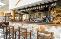 Limeri Traditional Guest House - bar