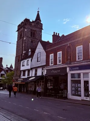 2 Bedroom Penthouse St Albans City Centre - stay right in the heart of the city Hotels near St Albans City Railway Station