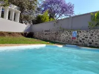 Boulevard Inn Mt Meru - Pools