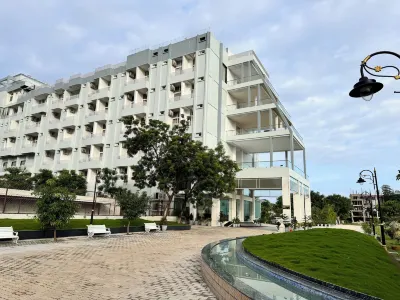 The City Crown Bilaspur Hotels near R 8 Garden