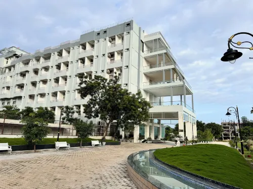 The City Crown Bilaspur Hotels in Bilāspur