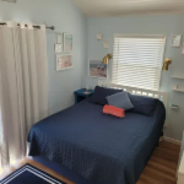 Island Time is an enchanting oceanfront cottage perfect for couples