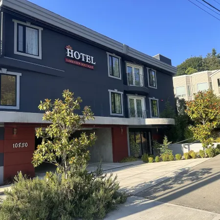 Lakeview Hotel