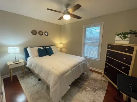 Chic & Spacious 3-Bedroom Retreat in the Heart of Clarksville