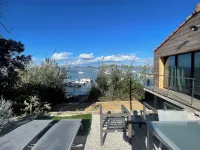 Le Lodge de la Presqu île de Giens Sea and Mountain Pleasure Hotels in Giens