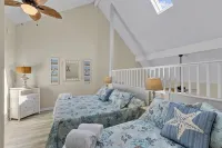 Oceanside Condo w/ Heated Indoor Pool, 2 Outdoor Pools, Beach Access & Bikes!