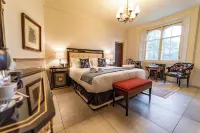 Weston Manor Hotel فنادق في Cherwell