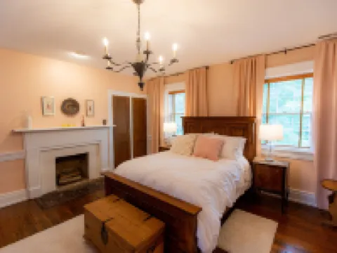 Thomas Rose Inn Hotels in Lewisburg