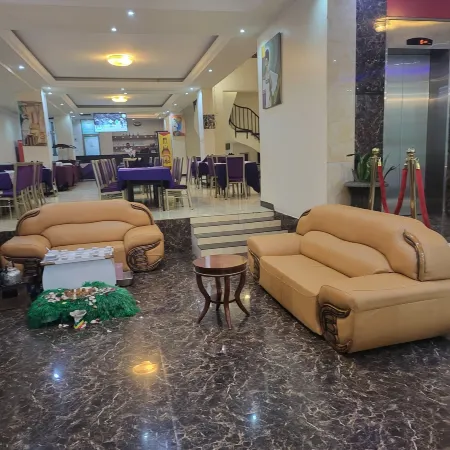 Palm Palace Hotel