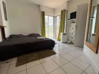 Large Panoramic Villa Retreat ビオットのホテル