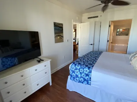 Ocean View Upgraded Top Fl HOKU711 Shaded Lanai see condo comparison chart