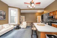 Historic Gem Russell Suite 3 Các khách sạn ở 