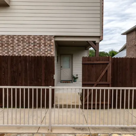 Lakefront Home – World Cup Fun!