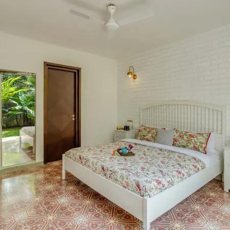 Stylish 2Br w Pool Near Candolim and Coco Beach