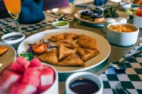 Sunday Hotel & Convention Centre by CheckIn, Vadodara - พร้อมอาหารเช้า