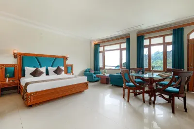 PAX HOTEL SPRING SOLANCE 150 MTR FORM GANDHI CHOWK