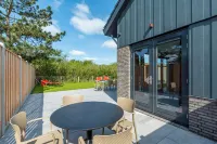 Villa Near North Holland Beach with Jacuzzi Hotels in Julianadorp