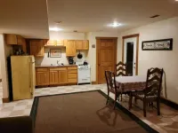 Charming 2-bedroom apartment with outdoor hot tub in rural area, private yard. Hotels in Barry County