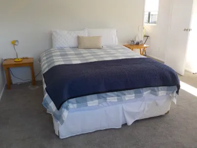 Spacious Holiday Home 5minute walk to the Lake