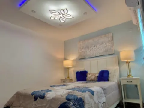 Villa Santorini 3-bedroom apartment in welcoming Bayamón with WiFi, AC. Enjoy Hotels in Bayamon