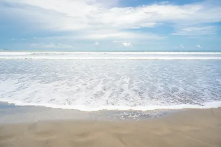 Stylish Apt w/ Mountain Views & Luxury Amenities