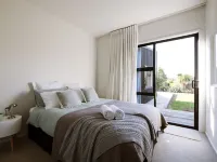Modern Raglan Hideaway Hotels in Raglan