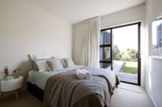 Modern Raglan Hideaway