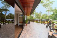 Charming 2-bedroom villa with WiFi, AC, Pool in vibrant Playa Negra,Puerto Viejo