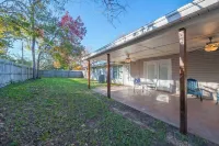 Amazing 4 bedroom house w/full amanities,close to hospitals/shopping/city center