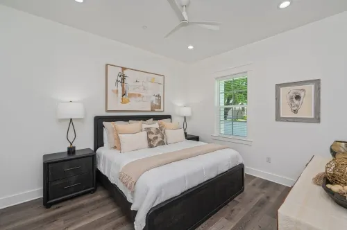 Reefwood - Sleeps 21 - 2 Blocks to the Beach!