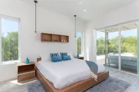 Modern 2 Bedroom Luxury Villa With Stunning Sea Views of Chalk Sound