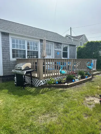 Cute cottage with a private beach
