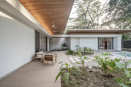 Luxury Villa close to the beach with broad outdoor and garden space