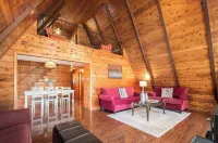 Cozy Apline Cottage-perfect getaway for year-round fun