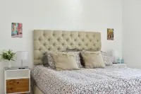 Stylish San Telmo apartment w/pool, gym & balcony—steps from iconic market! Hotels in San Telmo
