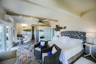 STARLIGHT: GORGEOUS VIEWS OF THE BEACH, FORT BERKLEY & MONTSERRAT Hotels in 