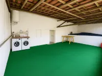Freedom Surf House Hotele w: Peniche