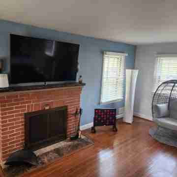 3bd Family-sized house, 5 minutes to National park, 12 minutes to the Capital. Others