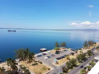 Appealing 3 bedroom with Pool, Balcony and Scenic View, Kingston Waterfront.