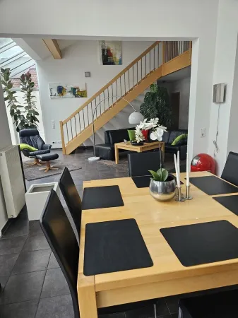 Ferienhaus, Lichtdurchflutetes Architektenhaus Отели рядом с достопримечательностью «Weihnachtliche Rathausstraße»