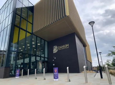 Central Doncaster 1BED 1BATH Pent-Apartment