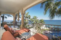 Beachfront condo at the Rock. Surfers, beach lovers paradise.