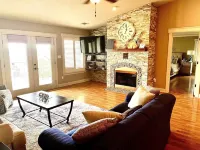 Next to horse races! On lake Hamilton