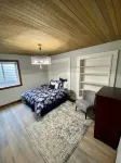 Amazing Four Season Modern Farmhouse with Mountain Views and Hot Tub