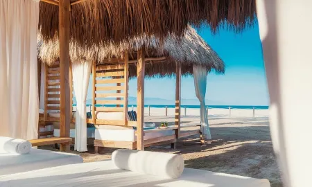 5 Diamond LUXURY GRAND LUXXE, 2 Bdr, Ocean Front.