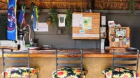 A Sunflower Stop Backpackers - bar