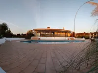 3 bedroom Alentejo Style villa with private pool in unspoilt rural countryside. Hotels in Ourique
